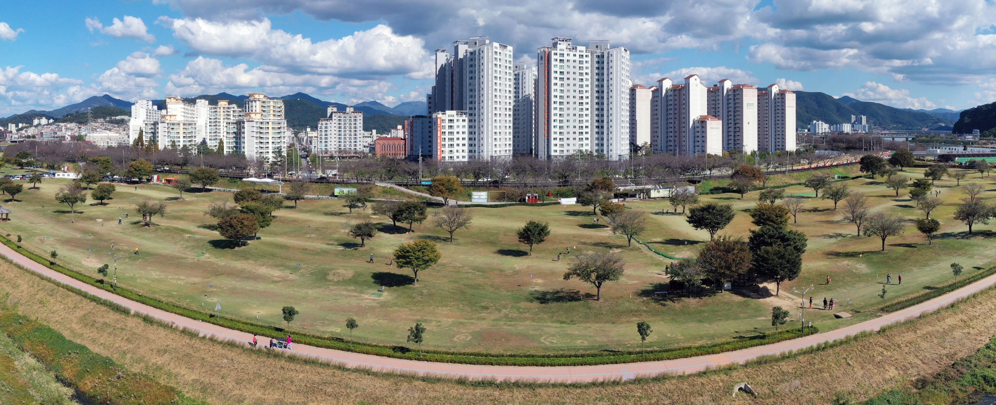 밀양파크골프장, 경남 4번째로 <b>공인</b> 구장 <b>인증</b> 획득 [밀양소식]