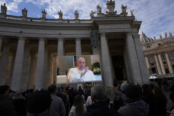 “교황, 건강한 상태…회복 위해 몇 가지 주요 일정 연기”