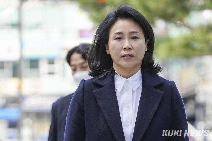 ‘선거법 위반 혐의’ 첫 재판 출석하는 이재명 배우자 김혜경 [쿠키포토]