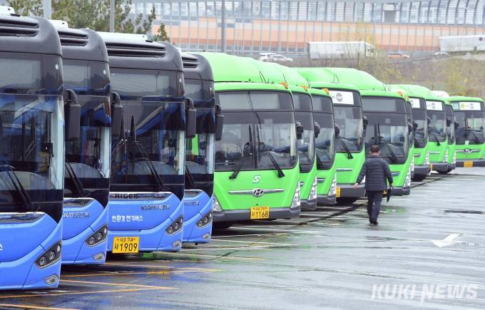 파업 시 최소운행률 의무화되나…서울시 시내버스 개혁 추진