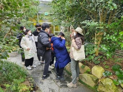 지리산국립공원 세석평전에 봄 야생화 개화