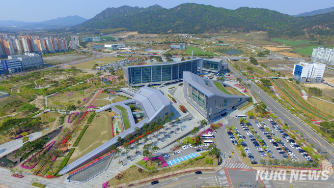 서산 모항 국제크루즈선 첫 출항 [힘쎈충남 브리핑]