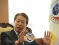 유명환 장관 “日 역사교과서 문제, 하루 아침에 해결 안 돼”