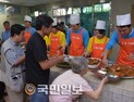 이웃사랑 실천하는 중외제약 신입사원들