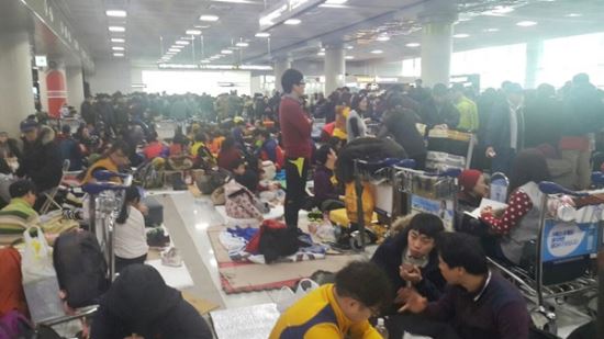 사진=1월 말 제주공항에서 대기하고 있는 승객들 모습. 박효상 기자 제공