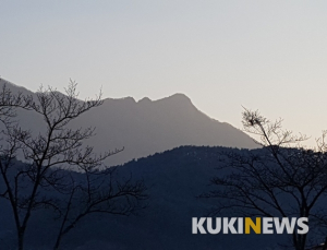 [포토] '그녀 입술' 빼닮은 정읍 내장산의 산등성이
