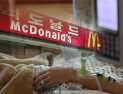 [쿠키영상] ‘햄버거병’ 공포 확산! 맥도날드 “패티 덜 익혀질 리 없어”…“소 잃고 외양간 고치기”
