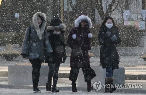 [오늘 날씨] 눈·비에 강풍까지 올겨울 ‘최강 한파’ 온다…출근길 빙판 주의