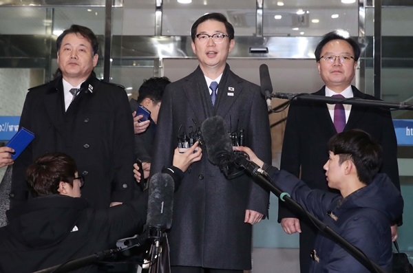 통일부 “북한과 응원단 파견, 아이스하키 단일팀 구성 등 의견교환”