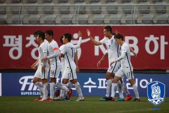 [한국 라트비아] 신태용호, 김신욱 4G 연속골로 1-0 승리