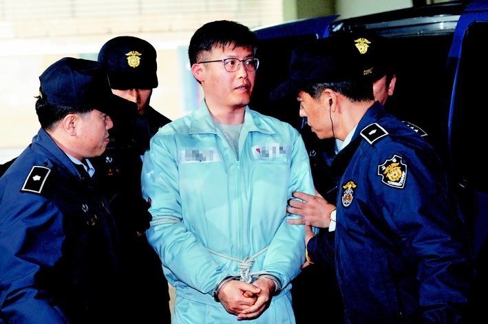 박근혜, 징역 20년 이상 선고될까…최순실·블랙리스트 재판으로 미리보기