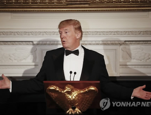 [속보] 트럼프 “시리아 화학무기 관련 장소 정밀타격 명령”… 공격 진행 중