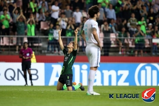 ‘공격하면 이긴다’ 전북, 부리람 2-0 꺾고 ACL 8강행