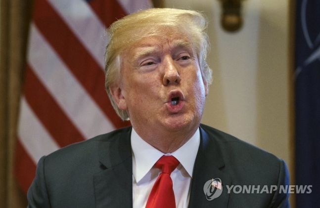 트럼프, 중국 대북 영향력 행사 촉구 “북한 국경 구멍 생겼다”