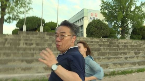 ‘PD수첩’ 양승태·임종헌, “사법농단 지시자 누구냐” 취재진 질문에 줄행랑
