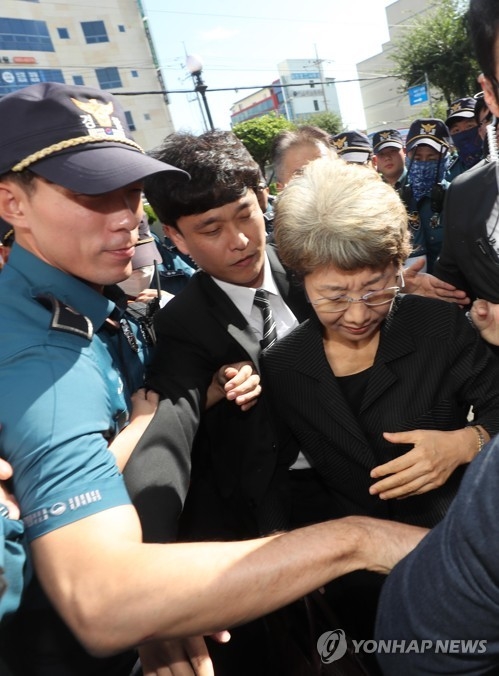 박보영 전 대법관, 출근길 쌍용차 노동자 항의집회 맞닥뜨려 ‘곤욕’