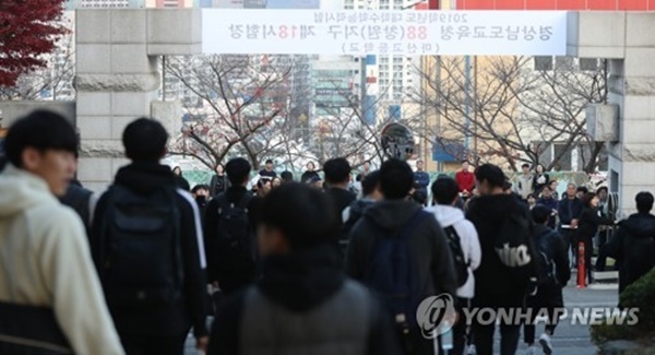 ‘2019 수능 난이도’ 국어·수학 지난해 수준…영어 더 어려워