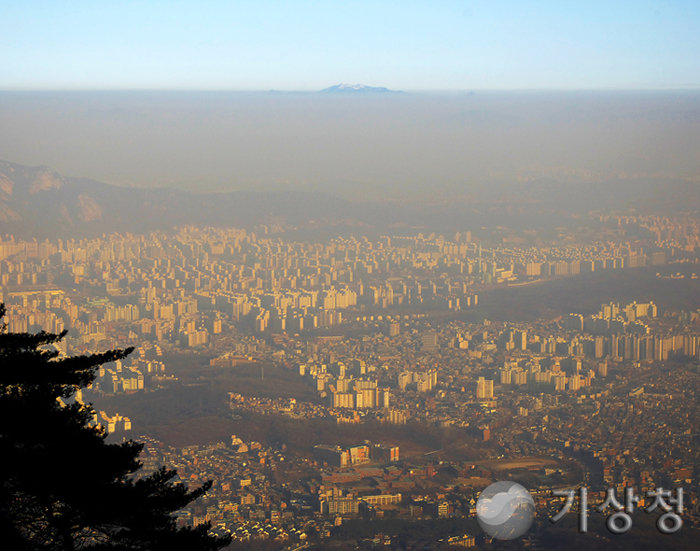 [날씨] 19일 전국 미세먼지 강타…밤부터 비