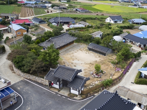 신안군은 지난2013년부터 장병준 선생 선양사업 일환으로 생가에 대해 관리를 위임받아 운영해 오고 있다. 사진은 전남 신안군 장산면에 있는 장병준 선생 생가<사진제공=신안군>