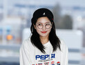 레드벨벳 예리, 후드 티셔츠로 완성한 풋풋한 공항패션