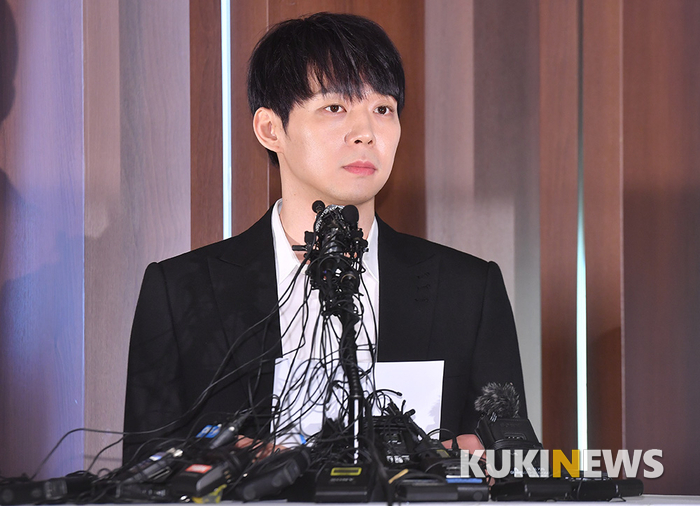 ‘마약 양성 반응’ 박유천, 팬들도 등돌렸다… 퇴출 촉구 성명문 발표