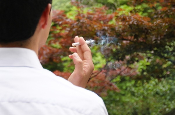 금연 위해 ‘전자담배’?…니코틴·발암물질 똑같다