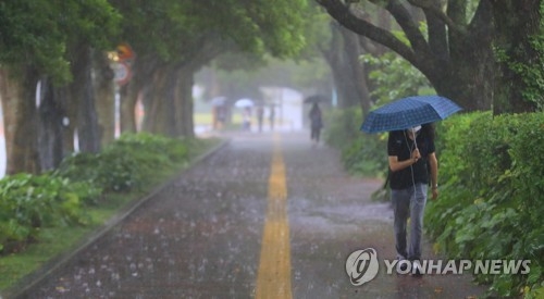 [오늘날씨] 전국 구름… 제주도 비