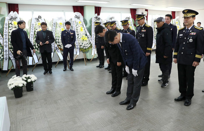 양승조 충남도지사, 故 박단비 구급대원 분향소 찾아 헌화 분향