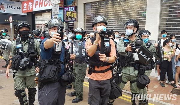 홍콩보안법 시행 첫날… 이어진 시위, 여전한 혼란