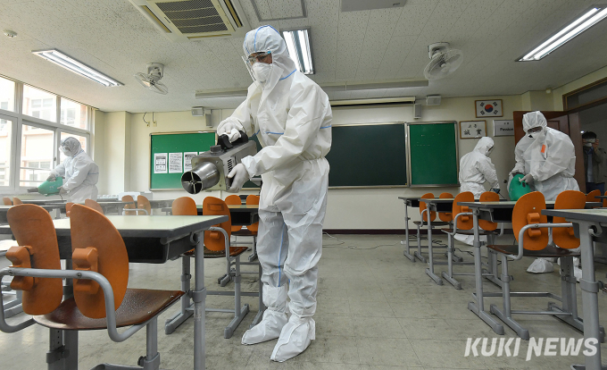 '도로 주 1회 등교' 속 터지는 학부모들…