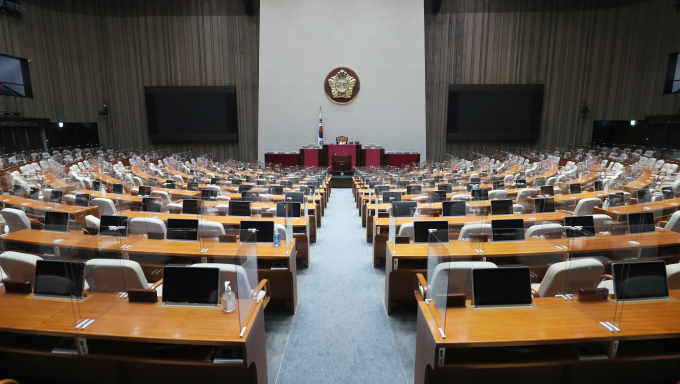 소상공인 손실보상 담은 2차 추경, 선거전 처리 ‘기로’