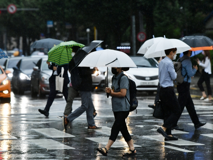 [날씨] 출근길 우산 챙기세요…곳곳에 비소식