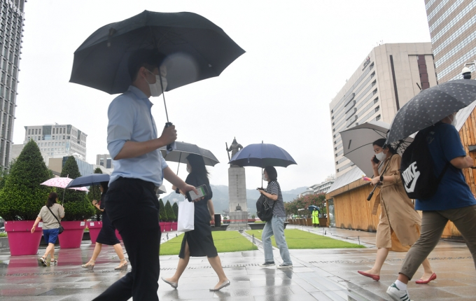 [날씨] 남부·제주지방 금요일 낮까지 비…찬바람 유의