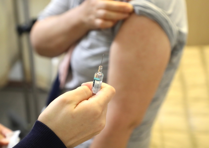 '상온 노출 의심' 백신 접종 이상반응 3명 추가···총 4명