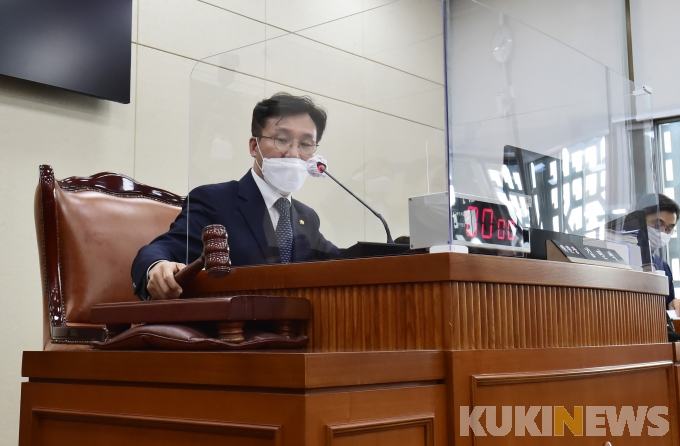 바이든, 백신 지재권 면제 지지… 김민석 “용기 있는 결정 환영”