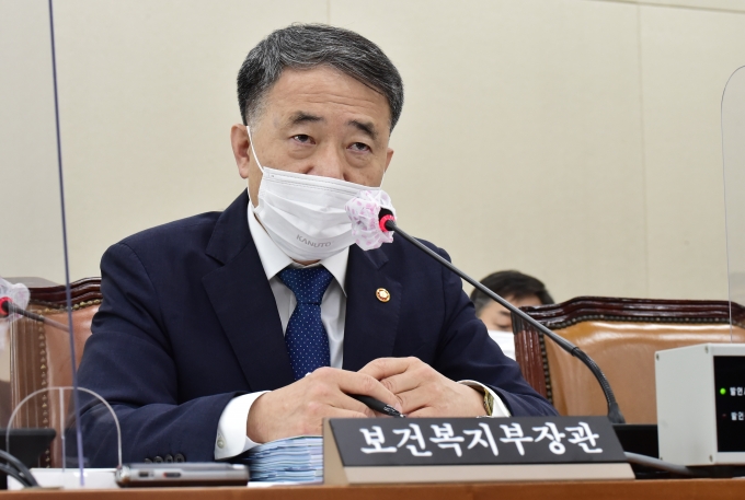 [2020 국감] 발언하는 박능후 장관