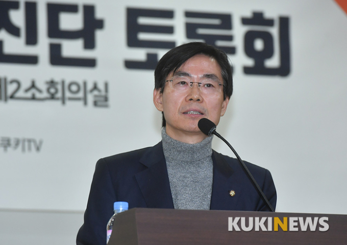 조경태 “김종인 비대위 한계… 전당대회 열어야”