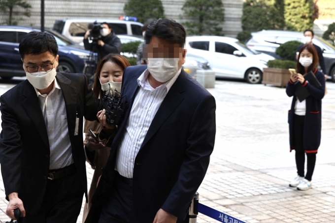 ‘옵티머스 사기’ 스킨앤스킨 회장 구속영장 발부…“도주 판단”