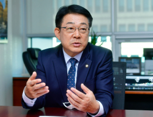 허종식 “어디 살든 아프면 갈 병원 있는 나라 만들고 싶다”