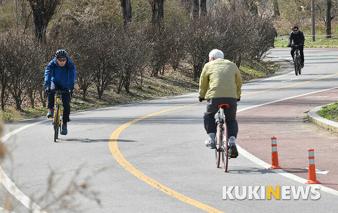 서울시 공무원들, 예산 남용해 방한복·등산화 사들여도 ‘주의’ 조치만