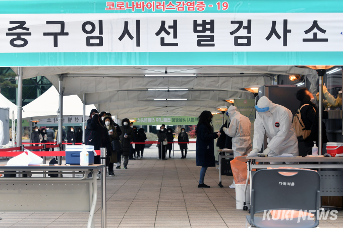 코로나19 집단감염 감소… 개인 접촉 따른 감염 늘어