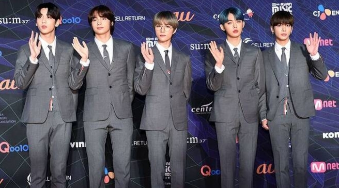 있지·TXT ‘2019 MAMA’ 신인상 수상 쾌거…박진영·방시혁 ‘웃음꽃’