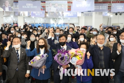 [총선 당선자]군산시 신영대, 