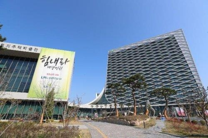 [속보] LH  고위간부 경기 분당서 투신