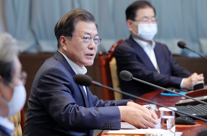 수석·보좌관회의 주재하는 문 대통령, 사진=연합뉴스