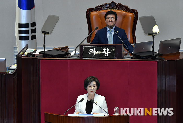 21대 국회 첫 국회의장에 박병석·부의장에 김상희 의원