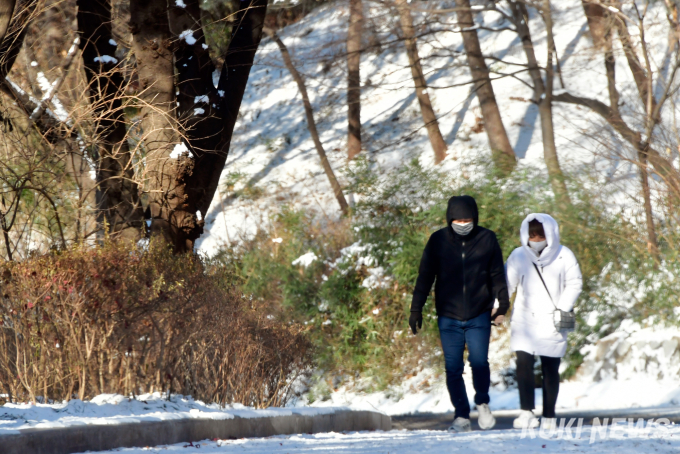 남산 눈길 산책