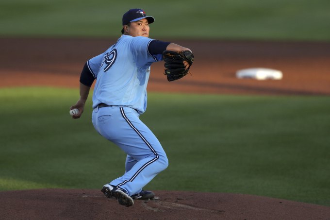 류현진, 양키스 잡고 시즌 첫 승… MLB 통산 60승 달성