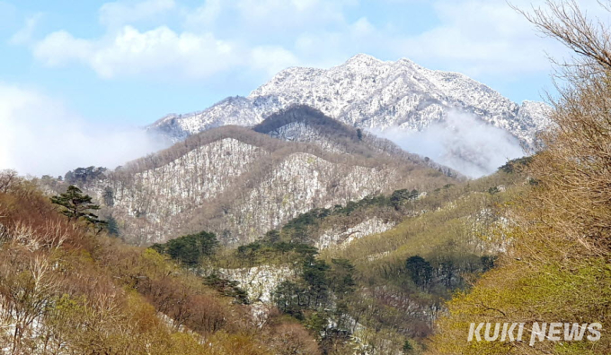 5월에 내린 설악산 설경