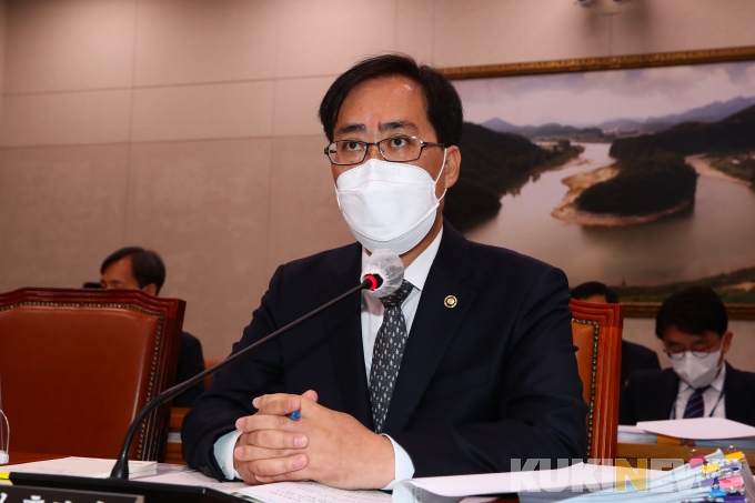 박준영 해수부 장관 후보자 ‘사퇴’… “국민 눈높이에 맞지 않았다”